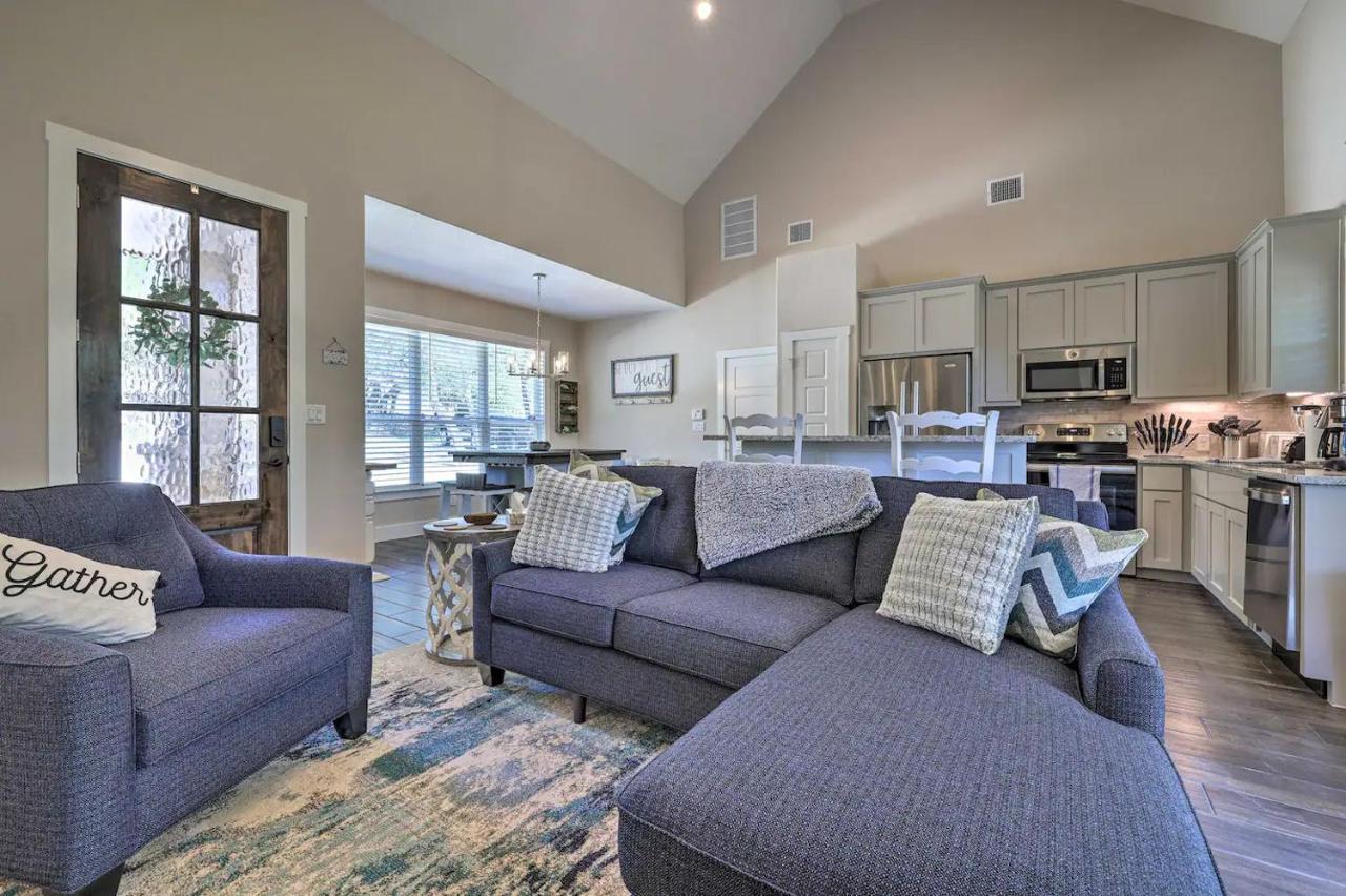 Convenient Cute Cottage Hot Tub Fire Pit Sleeps 6 Canyon Lake Exterior foto